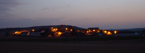 Almarail al anochecer desde el noreste