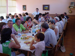 Comida de hermandad. Pulsa para ampliar