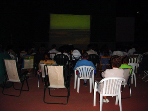 Cine en la plaza. Almarail, verano 2003.