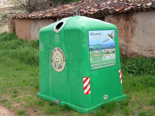 Contenedor de vidrio en Almarail