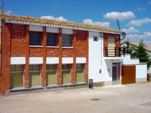 Vista del edificio de la antigua escuela convertida en Centro Social
