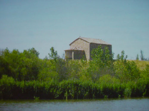 Ermita de la Virgen del Duero desde el r�o