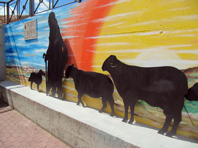 Escultura de homenaje a la trashumancia en Almarail