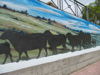 Escultura de homenaje a la trashumancia en Almarail