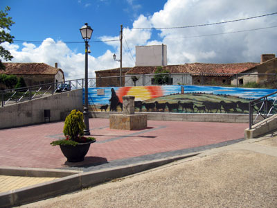 Escultura de homenaje a la trashumancia en Almarail