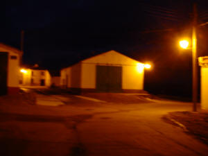 Otra vista de la Calle La iglesia con la nueva iluminaci�n