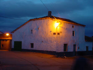 Vista de la intersecci�n entre la Calle La iglesia y la Calle La Balsa con la nueva iluminaci�n
