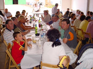 Comida de hermandad en Almarail