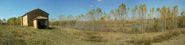 Vista panor�mica de la ermita y el r�o Duero