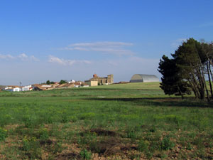 Vista del pueblo desde el r�o Duero