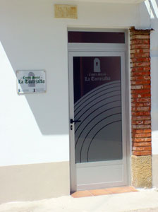 Puerta de acceso al Centro Social