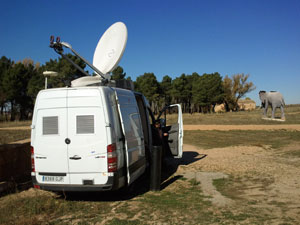 Unidad m�vil de Antena 3 en Riotuerto